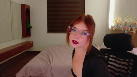 Snapshot of lilith_bonheur chatting on 05/29/26, 02:04 Lilith Bonheur online show from 05/29/26, 02:04