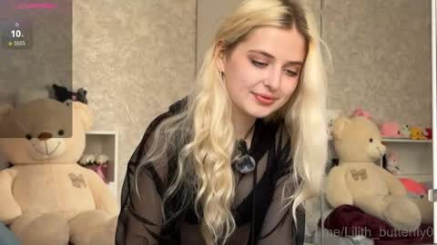 Snapshot of lilith_butterfly chatting on 05/26/26, 12:23 Lilly online show from 05/26/26, 12:23