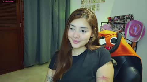 Snapshot of lilith_cruzz chatting on 04/15/26, 04:52 Lilith online show from 04/15/26, 04:52