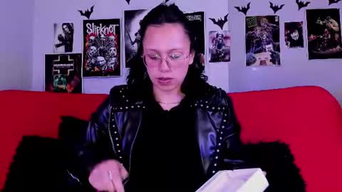 Snapshot of lilith_deveraux_ chatting on 06/13/26, 03:21 MISTRESS LILITH online show from 06/13/26, 03:21