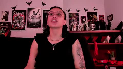 Snapshot of lilith_deveraux_ chatting on 06/23/26, 07:23 MISTRESS LILITH online show from 06/23/26, 07:23