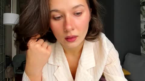 Snapshot of lilith_lutherlow chatting on 11/17/25, 12:44 lilith online show from 11/17/25, 12:44