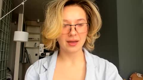 Snapshot of lilith_lutherlow chatting on 03/26/26, 12:22 lilith online show from 03/26/26, 12:22