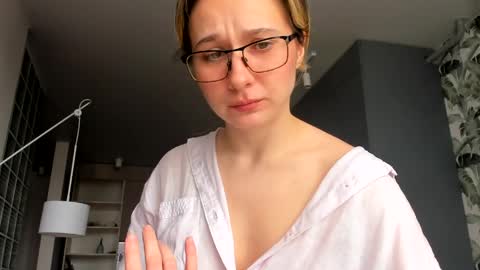 Snapshot of lilith_lutherlow chatting on 04/09/26, 01:49 lilith online show from 04/09/26, 01:49