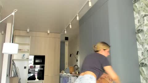 Snapshot of lilith_lutherlow chatting on 04/12/26, 09:58 lilith online show from 04/12/26, 09:58