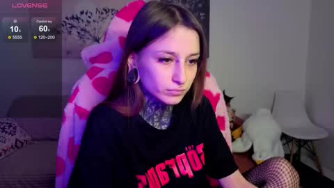 lilith_poison online show from 10/04/25, 06:39