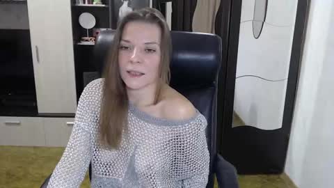 lilith small21 online show from 10/12/25, 09:19