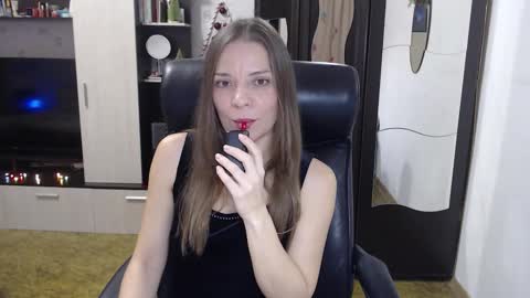 Snapshot of lilith_small21 chatting on 12/17/25, 09:15 lilith small21 online show from 12/17/25, 09:15