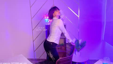 Snapshot of lilith_vamp chatting on 11/21/25, 09:02 LILITH 200 LIKES Thursday Clown Costume M online show from 11/21/25, 09:02