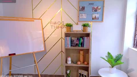 Snapshot of lilith_vamp chatting on 11/24/25, 08:52 LILITH 200 LIKES Thursday Clown Costume M online show from 11/24/25, 08:52