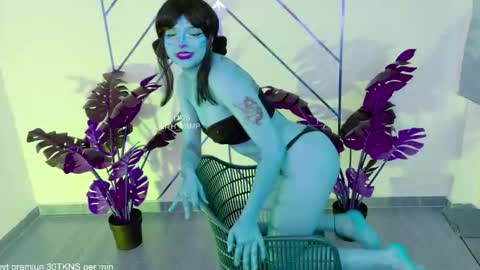 Snapshot of lilith_vamp chatting on 11/27/25, 10:12 LILITH 200 LIKES Thursday Clown Costume M online show from 11/27/25, 10:12