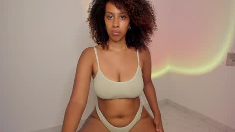 Alejandra  online show from 01/12/25, 11:58