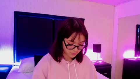Snapshot of lilithbluum chatting on 04/18/26, 11:25 LilithBluum online show from 04/18/26, 11:25