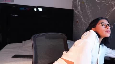 Snapshot of lilithluxorr chatting on 11/24/25, 01:00 Lilith luxorr online show from 11/24/25, 01:00