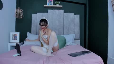 Snapshot of lilithmuller_new chatting on 12/19/25, 07:10 Lili online show from 12/19/25, 07:10