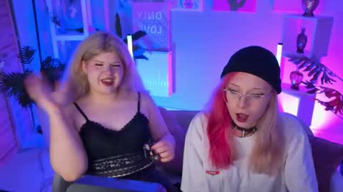 Snapshot of lilithnelson chatting on 09/23/25, 06:00 LilithNelson online show from 09/23/25, 06:00