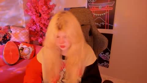 Snapshot of lilithnelson chatting on 10/11/25, 06:39 LilithNelson online show from 10/11/25, 06:39