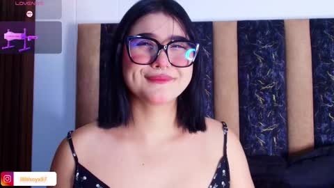 lilithnyx_x online show from 05/18/26, 03:07