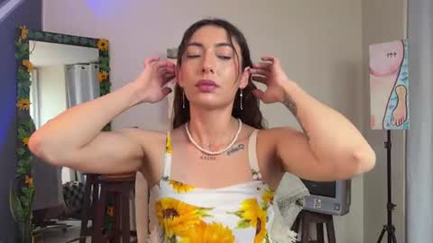 Snapshot of lilithrose_b chatting on 07/13/26, 12:46 Lele online show from 07/13/26, 12:46