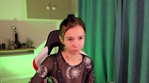 Snapshot of lilithstrangfor chatting on 12/16/24, 04:55 lilithstrangfor online show from 12/16/24, 04:55