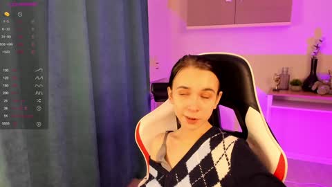 Snapshot of lilithstrangfor chatting on 12/17/24, 11:39 lilithstrangfor online show from 12/17/24, 11:39