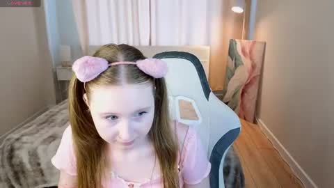 Snapshot of lilitiny chatting on 06/25/26, 05:12 Lili Tiny GMT2 3-10AM MonTueWedThuSat online show from 06/25/26, 05:12