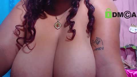 Snapshot of lilits_boobs chatting on 01/02/25, 07:44 liliana online show from 01/02/25, 07:44