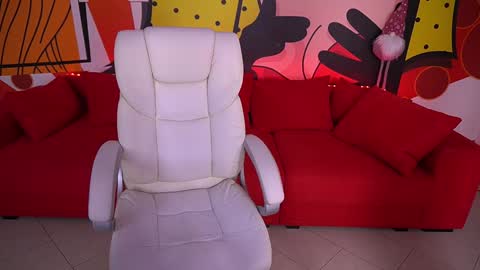 Snapshot of liliyamoon chatting on 12/27/24, 09:43 Liliya online show from 12/27/24, 09:43