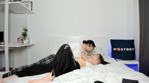 LilKimchii online show from 11/20/25, 04:23