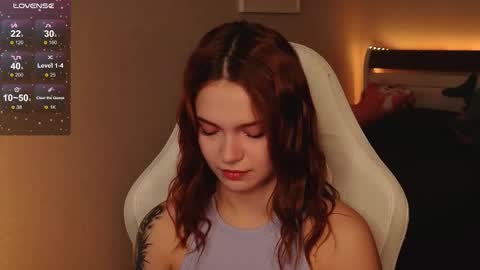 OLIVIAPVT IS OPEN online show from 11/20/25, 06:24