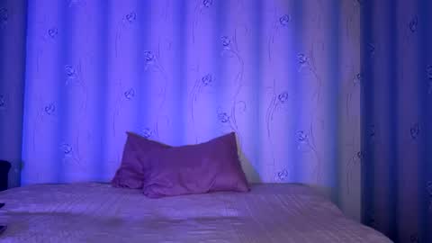 Snapshot of lillian_charm chatting on 03/21/26, 08:19 Lillian online show from 03/21/26, 08:19