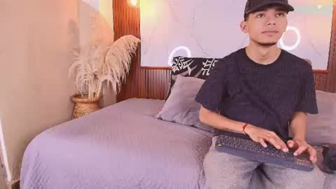 lillian_lee1 online show from 06/09/26, 05:35