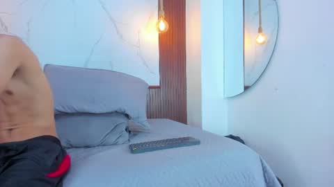 lillian_lee1 online show from 06/12/26, 05:45