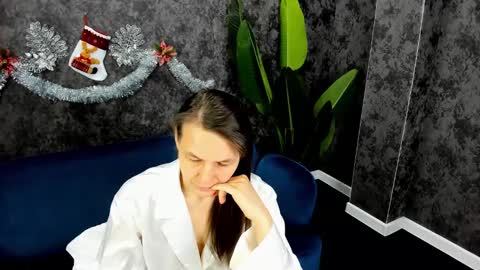 lillian_white1 online show from 12/29/24, 01:13