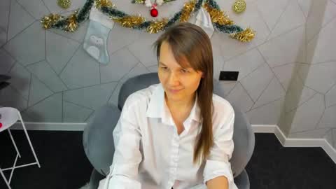 lillian_white1 online show from 01/10/25, 09:13