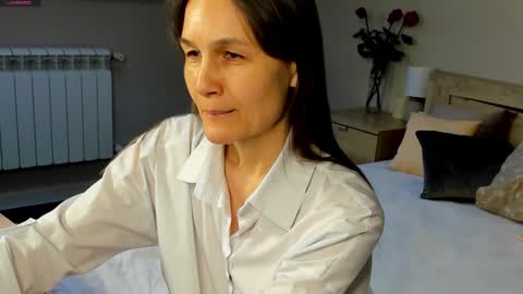 lillian_white1 online show from 02/08/25, 07:04