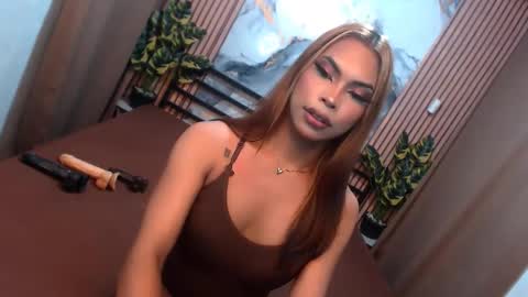Snapshot of lilliana_emerald chatting on 03/26/26, 04:34 Lilianna online show from 03/26/26, 04:34
