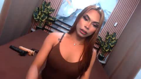 Snapshot of lilliana_emerald chatting on 03/30/26, 05:03 Lilianna online show from 03/30/26, 05:03