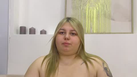 LillianHaig online show from 12/23/24, 01:08