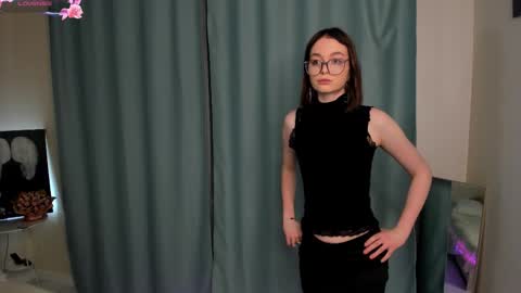 Snapshot of lillianperrys chatting on 02/06/26, 07:28 Lily online show from 02/06/26, 07:28