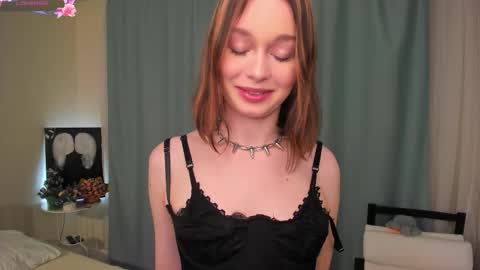 Snapshot of lillianperrys chatting on 02/19/26, 08:38 Lily online show from 02/19/26, 08:38