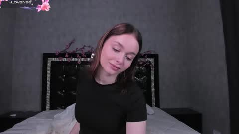 Snapshot of lillianperrys chatting on 03/12/26, 05:52 Lily online show from 03/12/26, 05:52