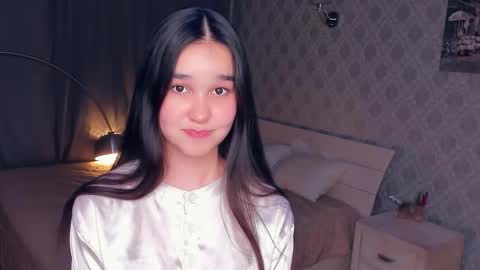 Celina Lillie online show from 11/30/25, 10:03