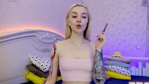 Snapshot of lillimooore chatting on 01/19/25, 11:53 LilliMoore online show from 01/19/25, 11:53