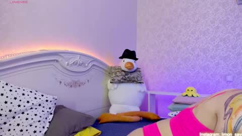 Snapshot of lillimooore chatting on 01/25/25, 11:54 LilliMoore online show from 01/25/25, 11:54