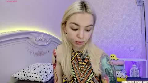 Snapshot of lillimooore chatting on 02/12/25, 11:51 LilliMoore online show from 02/12/25, 11:51