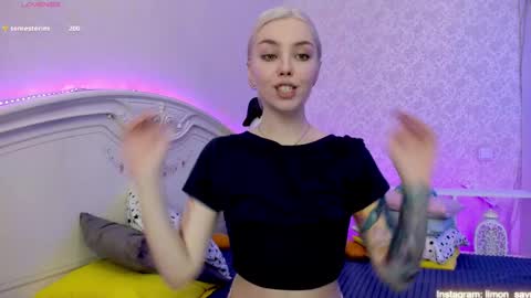 Snapshot of lillimooore chatting on 02/16/25, 03:15 LilliMoore online show from 02/16/25, 03:15