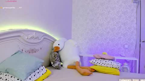 Snapshot of lillimooore chatting on 03/06/25, 03:24 LilliMoore online show from 03/06/25, 03:24