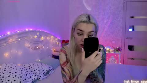 Snapshot of lillimooore chatting on 09/09/25, 11:59 LilliMoore online show from 09/09/25, 11:59