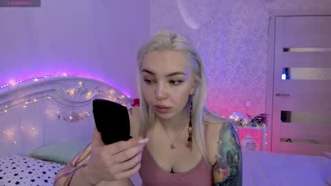 Snapshot of lillimooore chatting on 09/18/25, 11:40 LilliMoore online show from 09/18/25, 11:40